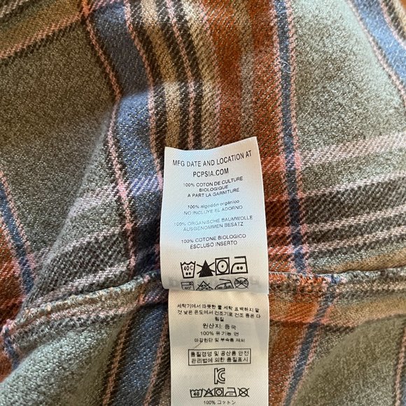 Patagonia Women's Long-Sleeved Fjord Flannel Shirt, Size Small - Picture 6 of 6